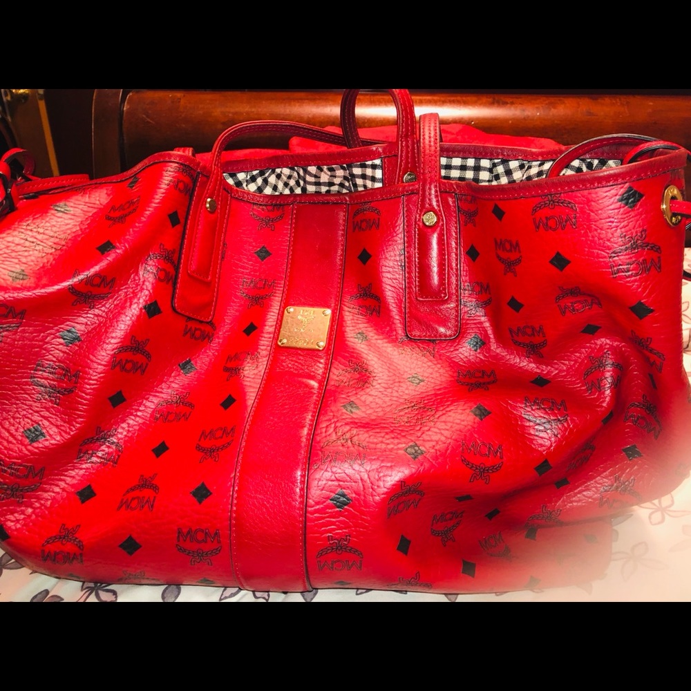 Reversible MCM bag